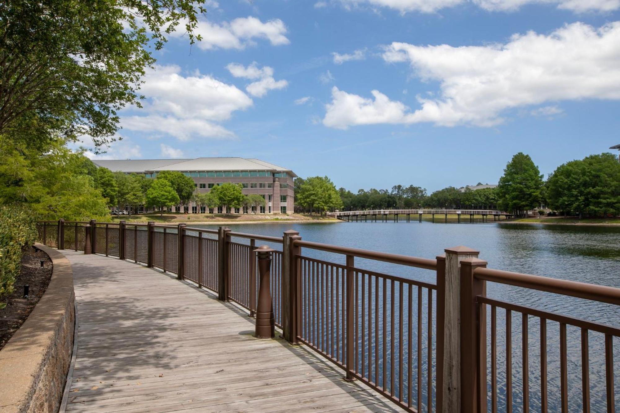 Hotel Indigo Jacksonville-Deerwood Park By Ihg Εξωτερικό φωτογραφία